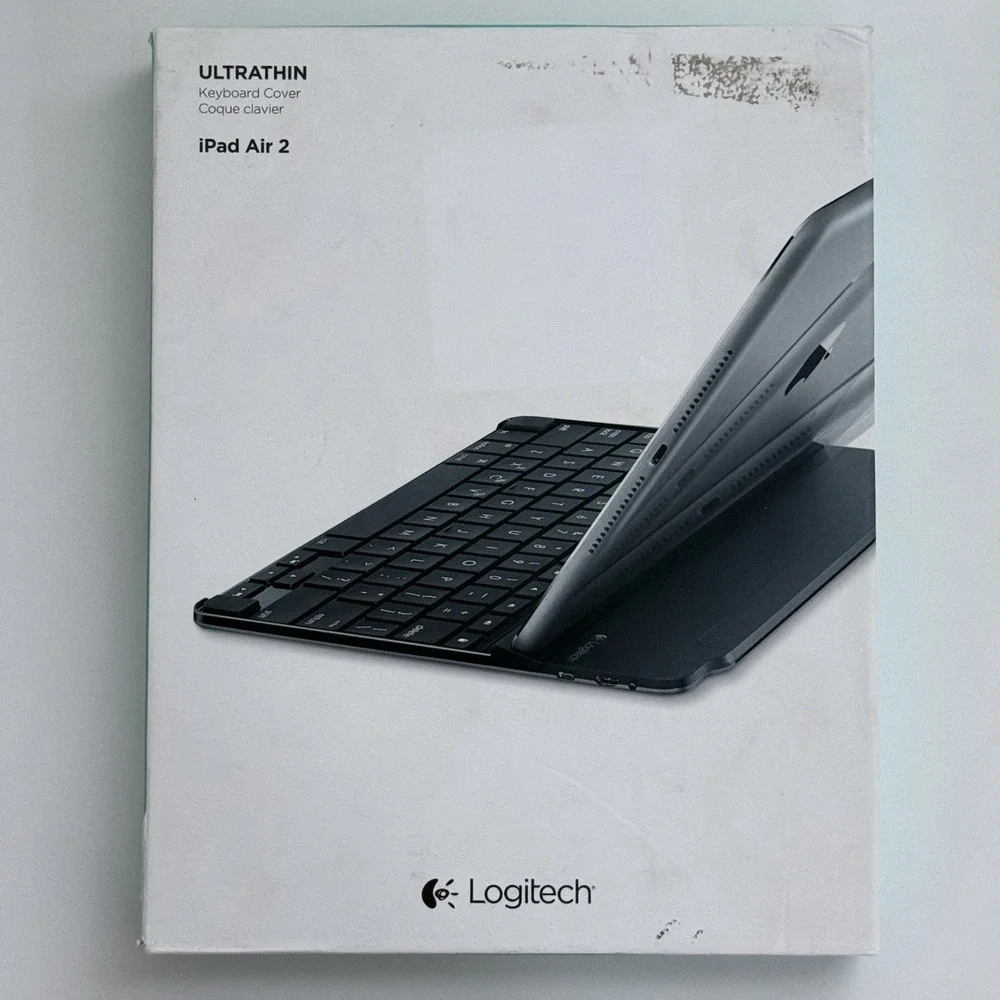 Logitech Ultrathin Apple iPad Air 2 Magnetic Clip On Keyboard Cover Case